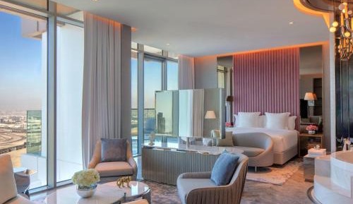 One-Bedroom Sky Penthouse Suite with Balcony