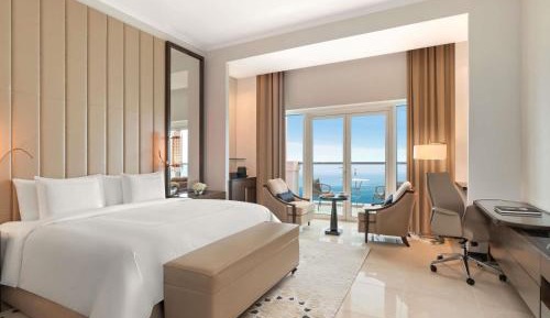 Premium Room with Sea View and Balcony