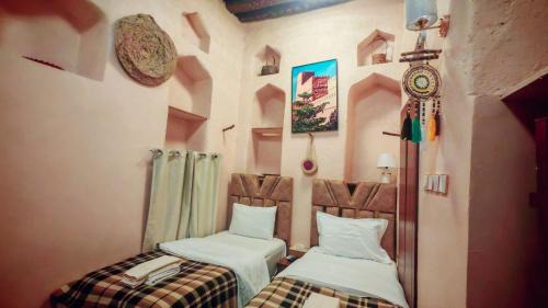 Twin Room with Private External Bathroom