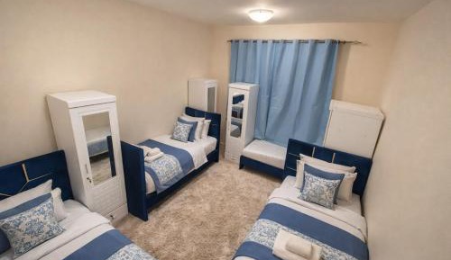 Single Bed in Male Dormitory Room with Shared Bathroom