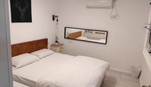 Deluxe Studio