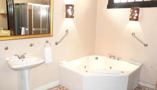 King Suite with Spa Bath