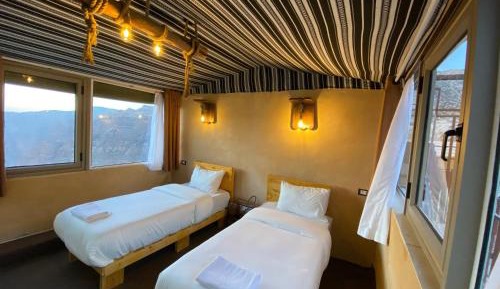 Twin Room with Mountain View
