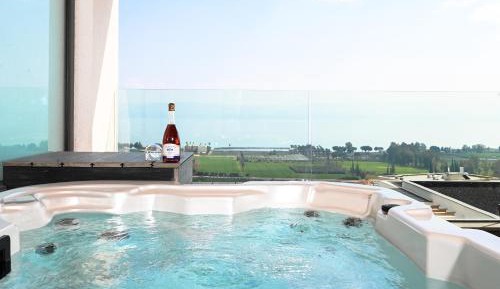 King Suite with Spa Bath