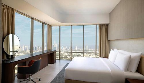 Club King Suite with Skyline View - Club Level