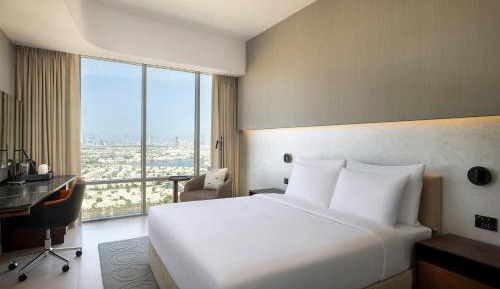 Deluxe King Room with Skyline View