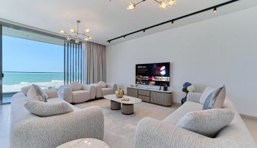 Three-Bedroom Apartment with Sea View