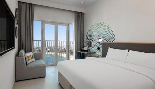 Rover Room - 36-Hour Staycation with 09:00 AM Early Check-in and 09:00 PM Late Checkout