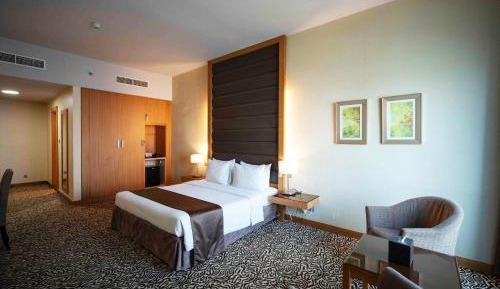 Superior King Room - 20% off Food & Beverages, Late Check-out until 4pm + Early Check-in from 8am , 50% Off on Spa Services, 50% Off Laundry Services