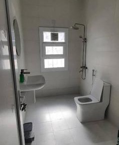 Single Room with Private Bathroom