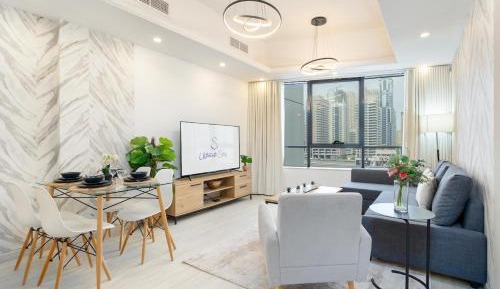 One-Bedroom Apartment with City View