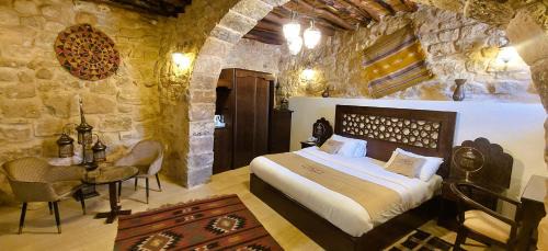 KB - King bed Room 