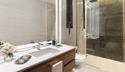 Elite Living One-Bedroom King with Balcony
