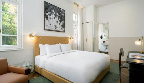 Deluxe Room with Balcony