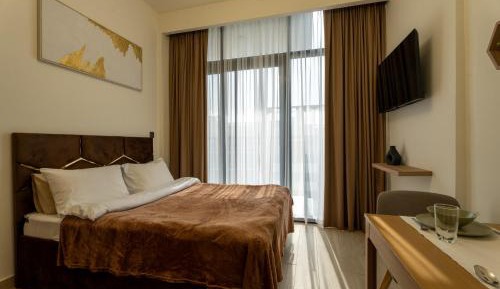 Deluxe Studio