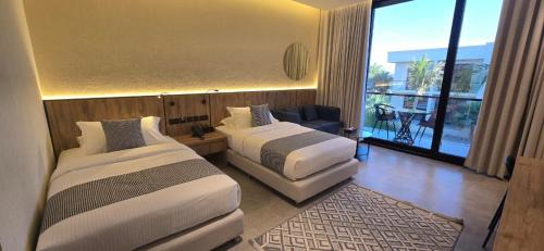 Twin Room with Pool View