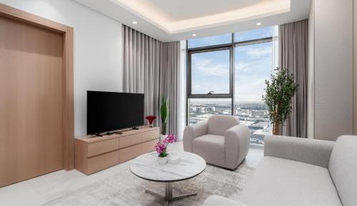 One-Bedroom Apartment with Balcony