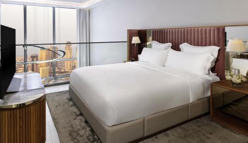 One-Bedroom Loft Apartment with Balcony