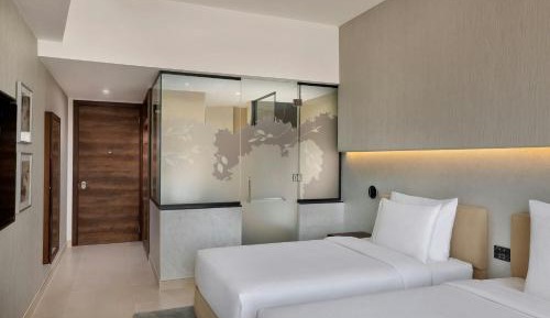 36 Hours Staycation Package – Deluxe Twin Room including Complimentary access to Soluna Beach Club, 36% off F&B, Early check-in at 6 AM & Late check-out at 6 PM