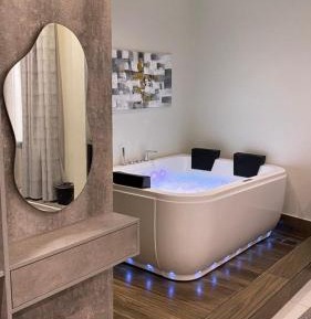 Deluxe Double Room (2 Adults + 1 Child)
