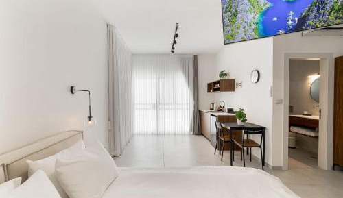 Studio with Spa Bath