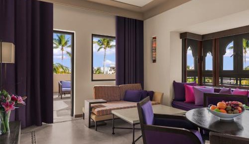 	 Ocean View Suite with Lounge Access with Aqua Park Access