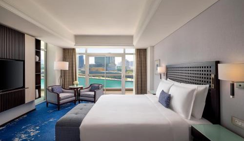 Sea View Suite with Balcony and Lounge Access