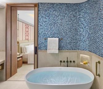Junior Mountain View Suite