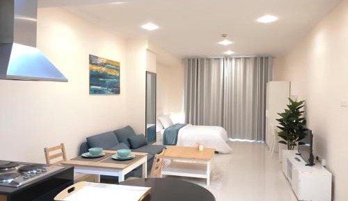 Studio Apartment with Queen Bed