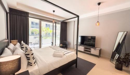 Studio Apartment with Balcony