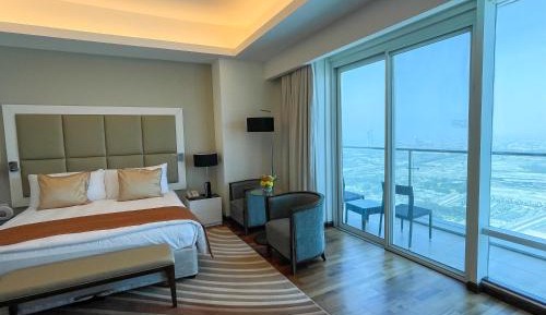 Studio Sea View - Complimentary Transfer to Mall of the Emirates, Insurance Market Metro Station & Jumeirah Beach