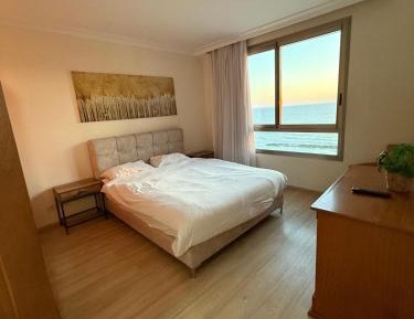 One-Bedroom Apartment with Sea View