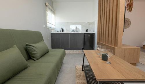 Studio with Spa Bath
