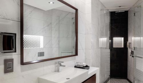 Superior King Room with City View (Complimentary Shuttle to Dubai Mall, Business Bay Metro Station & Kite Beach)