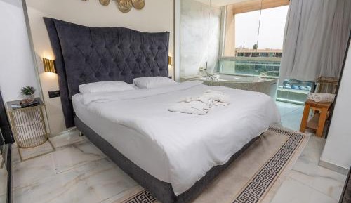 One-Bedroom Apartment with Sea View and Terrace