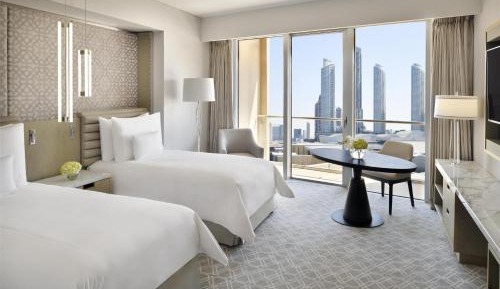 Club Deluxe Room Twin