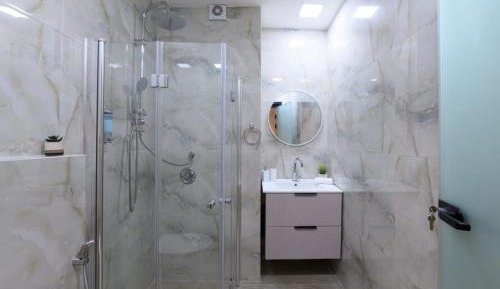 Studio with Spa Bath
