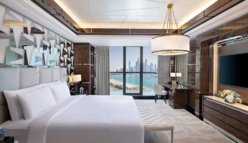 Royal Suite with Sea View, Balcony and Lounge Access
