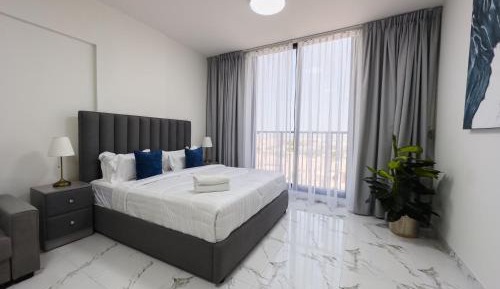 Studio Apartment with Balcony