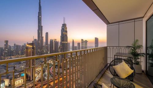 Three-Bedroom Apartment with Balcony