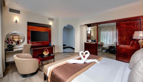 Deluxe King Room