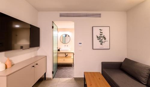 Quadruple Room with Private Bathroom