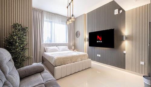 Studio Apartment with Balcony