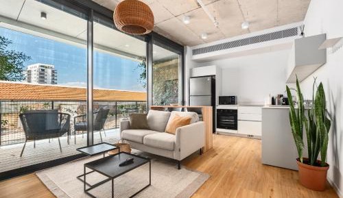 One-Bedroom Apartment with Balcony