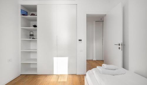 Four-Bedroom Apartment with Balcony 