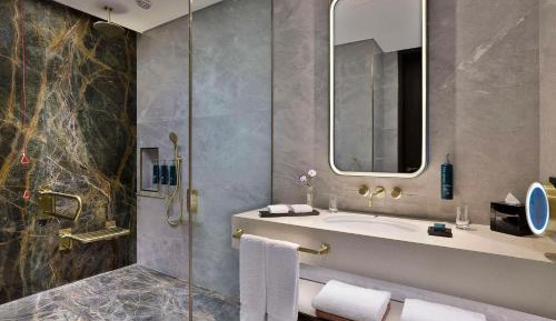 Queen Room - Mobility Access