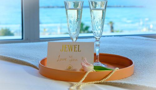 Luxury Sea Suite with Terrace, Jacuzzi & Full Sea View