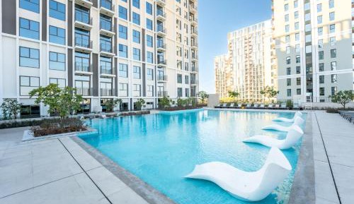 One-Bedroom Apartment with Balcony