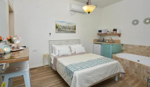 Suite with Spa Bath