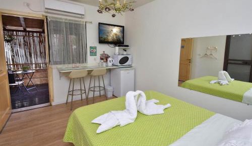 Studio with Spa Bath